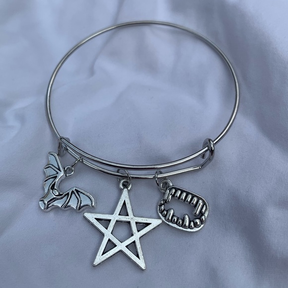 Brand New! Handmade! Adjustable Charm Bangle Bracelet! - Picture 2 of 3